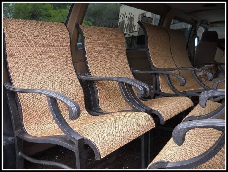 Row of cushioned seats with armrests, likely in a waiting area or public space.